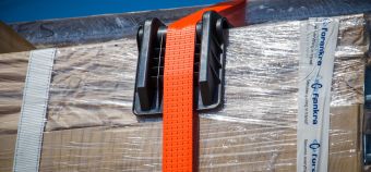Angles and corner protectors for the protection of goods - Angles and corner protectors for the protection of goods
